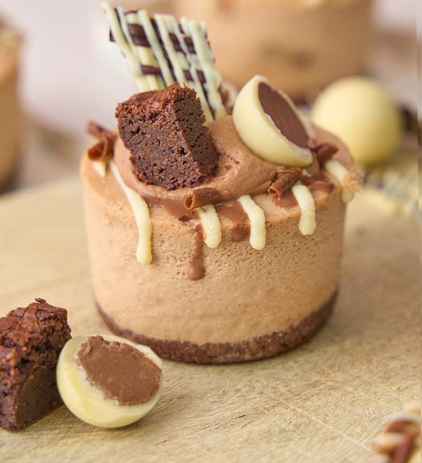 Chocolate Brownie Mini Cheesecake Box