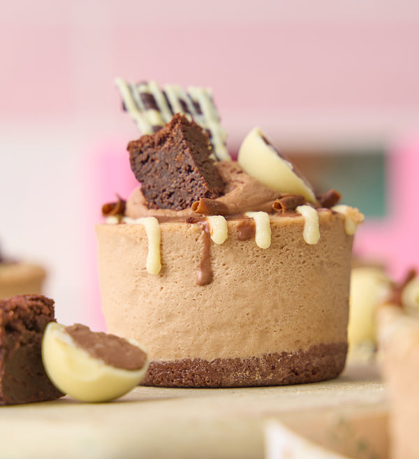 Chocolate Brownie Mini Cheesecake Box